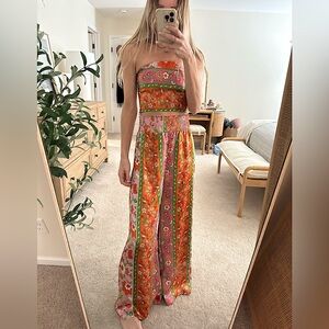 Like new house or harlow matching set